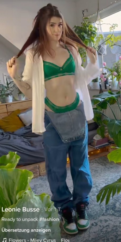 Leonie Busse HD女優 画像