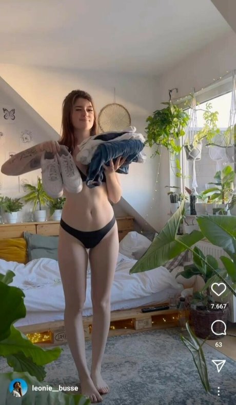 Leonie Busse トップポルノスター 画像