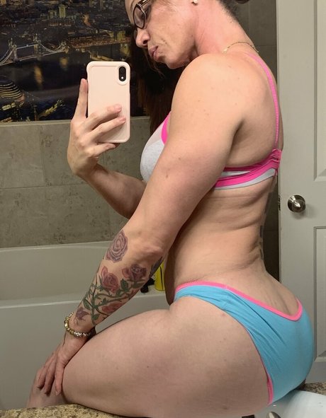細身の巨乳オンリーファンズ セクシーxxx 写真