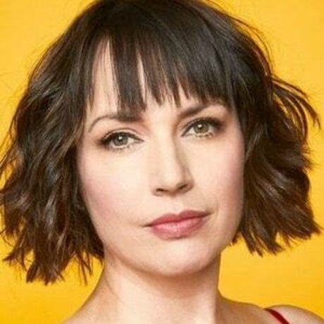 Julie Ann Emery HDスター 写真