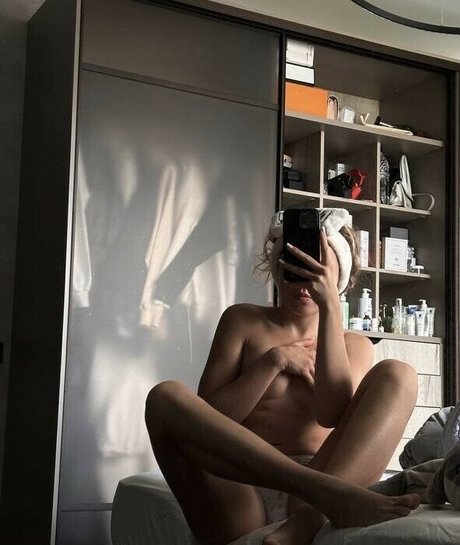 Zelentsova Nicole ポルノスター 裸 ギャラリー