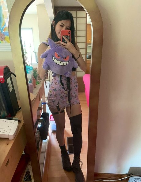 足を舐めるオンリーファンズ セックス 写真