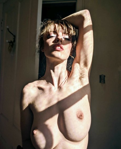 熟女オナニーオンリーファンズ 裸 写真