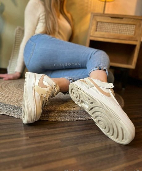 ブルネットのティーンオンリーファンズ 無料xxx 写真