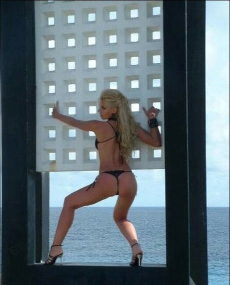 クーガー熟女オンリーファンズ ヌード 写真