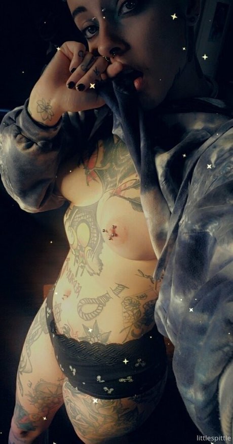 ママの足オンリーファンズ ホットヌード ギャラリー