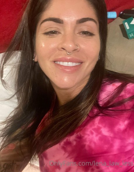 lena law less ホットなポルノスター 写真