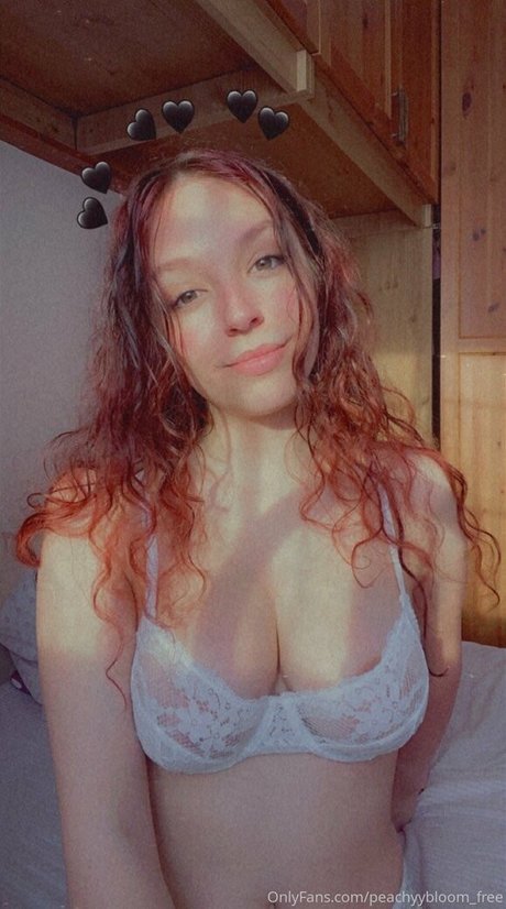 peachyybloom free スター 裸 ギャラリー