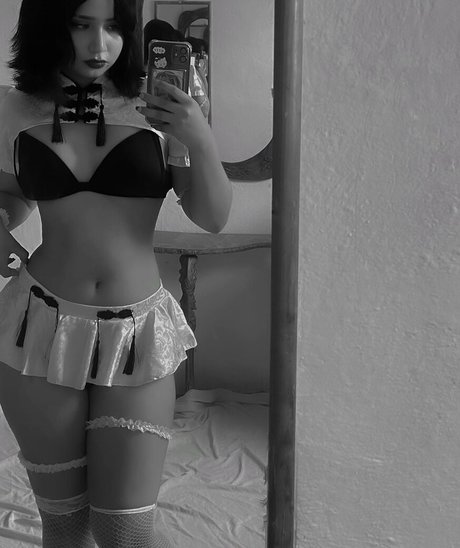 巨乳ゴスオンリーファンズ xxx 写真