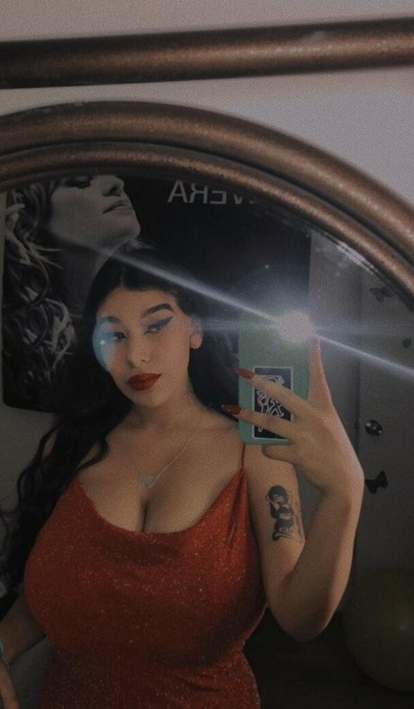 黒檀の巨乳オンリーファンズ 無料ポルノ 写真