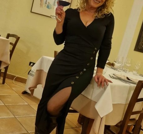 楽しい熟女オンリーファンズ セクシーヌード 写真