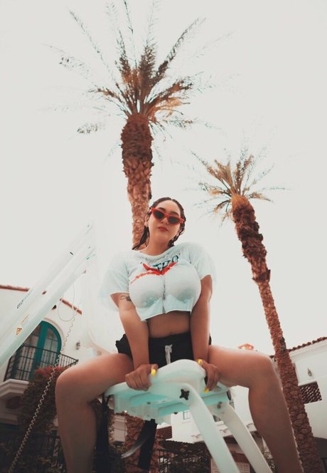 裸のシャワー オンリーファンズ ホットヌード アーカイブ