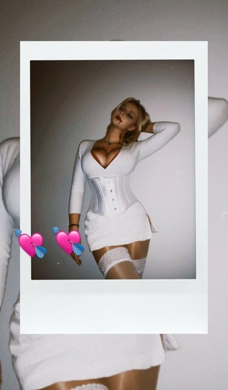 Elly Anne ヌードのポルノスター 画像