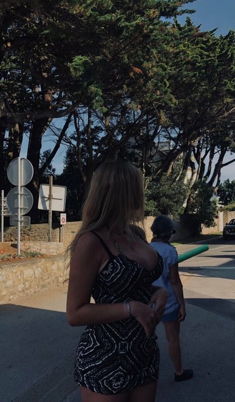 Elly Anne セックスポルノスター 写真