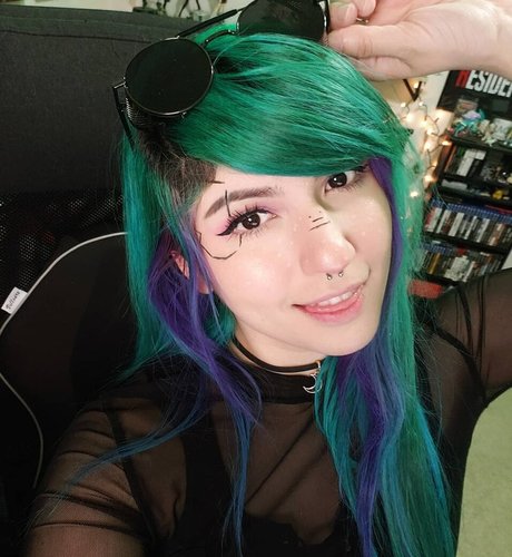 kittyrawr 裸のポルノスター 画像