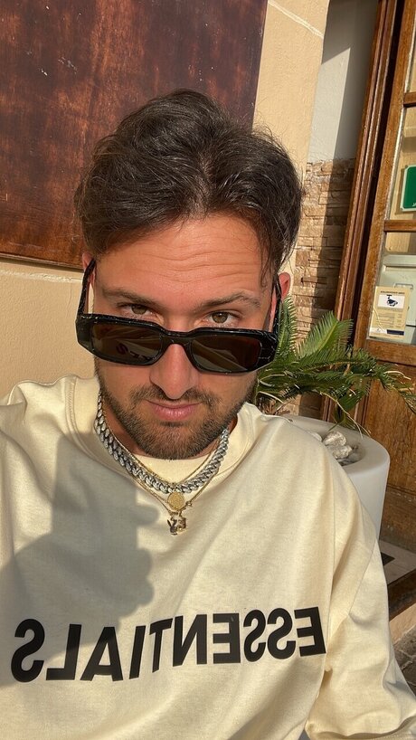 ゲイランジェリーオンリーファンズ ホットxxx 画像