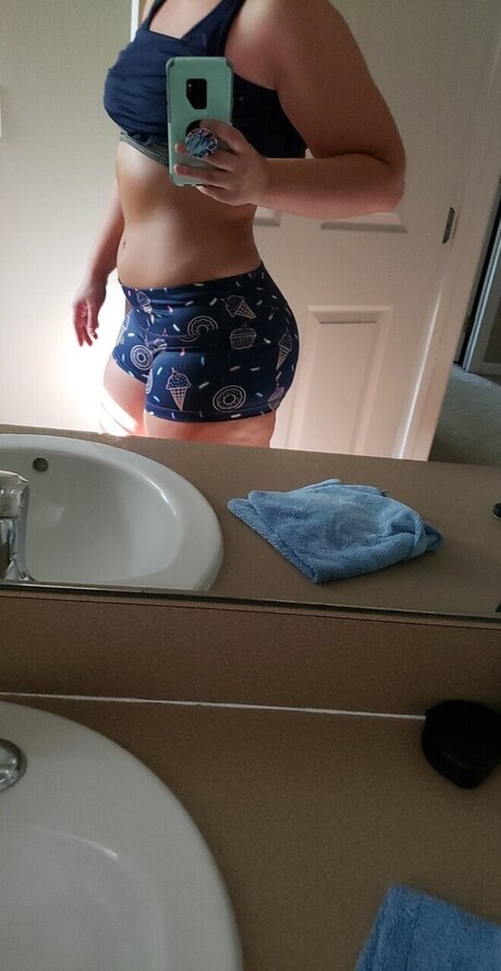 Peachyblondewifey 無料のポルノスター 写真