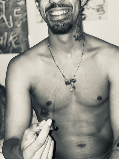 男性ストレートオンリーファンズ ヌード 写真