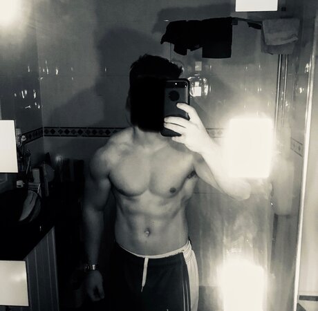 MysteryCox 裸の女優 写真