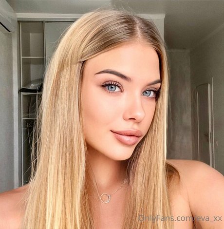 毛深い茂みオンリーファンズ エロチック 画像