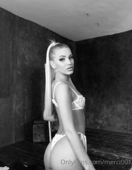 手コキ 主観視点 オンリーファンズ 美しい 写真