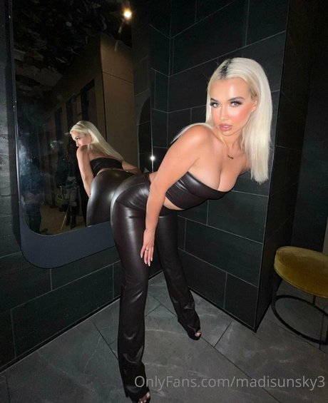 Madisun Sky ポルノモデル 画像