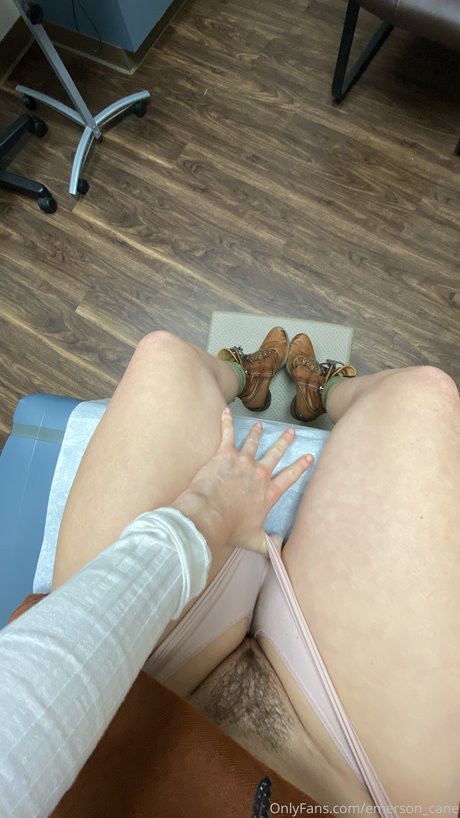 Emerson cane ホットなスター 写真