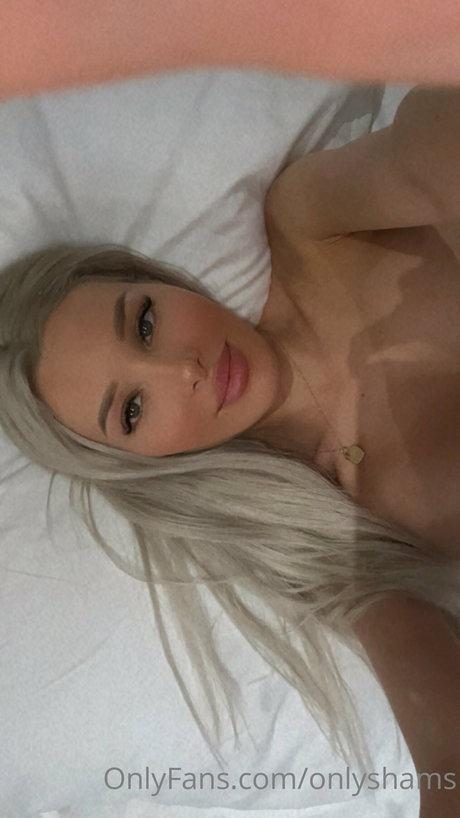 OnlyShams ホットなポルノスター 写真