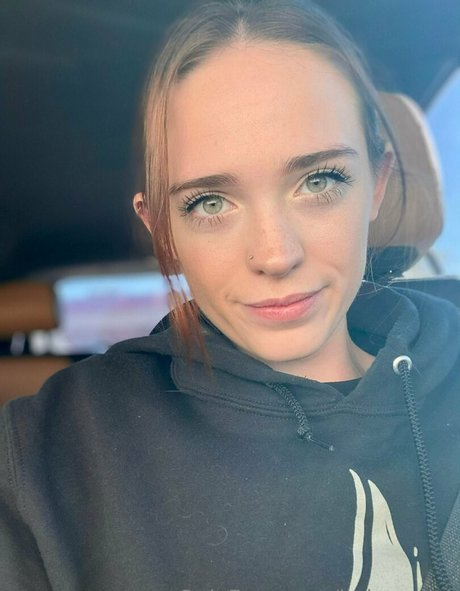 babyzoeyx ヌード女優 写真