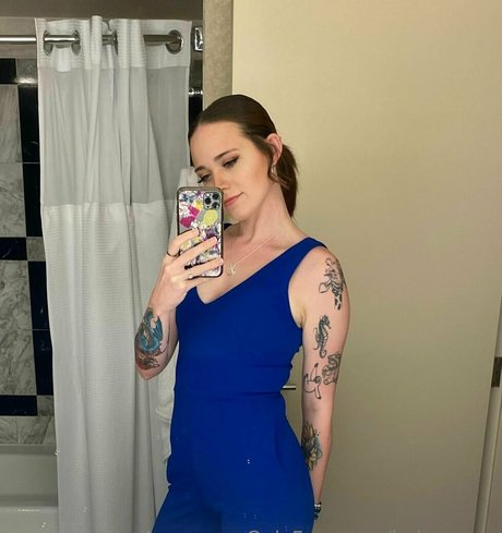 babyzoeyx ポルノスター 画像