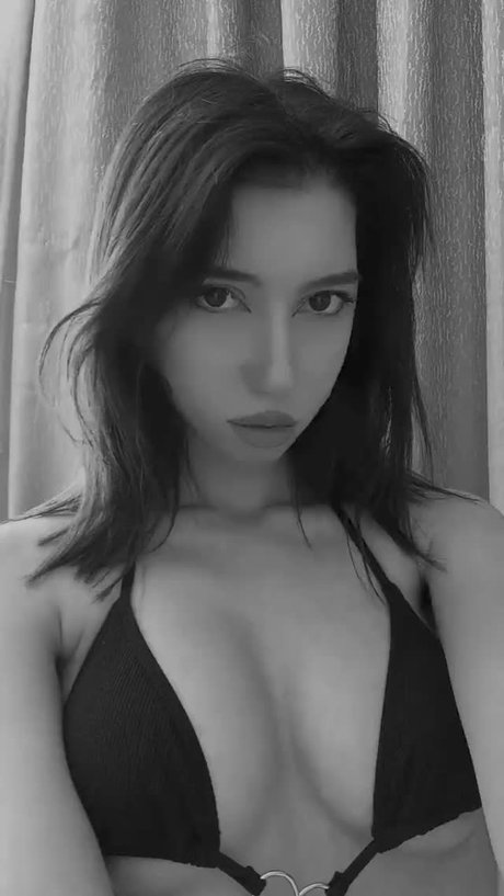 kardelex 美しい女優 画像