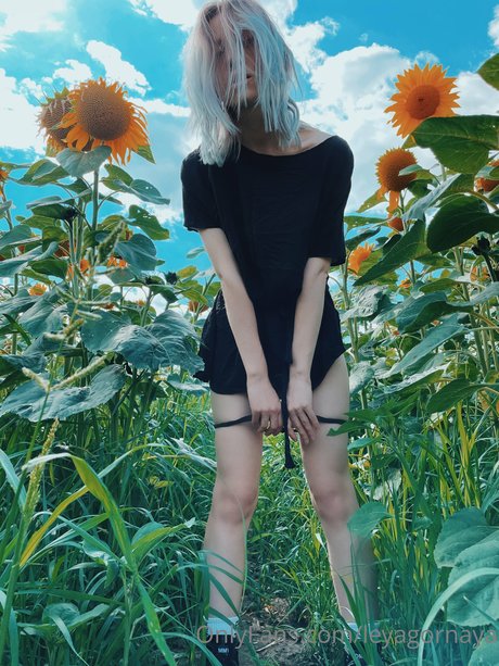 熟女潮吹きオンリーファンズ 美しい裸 写真