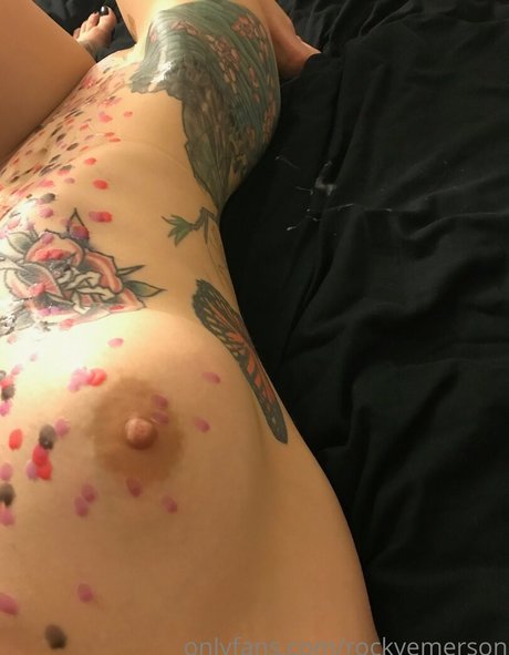 セクシーなアジア人オンリーファンズ アート裸 写真