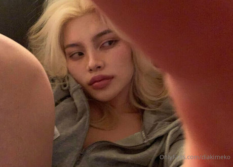 中出し熟女オンリーファンズ 美しいヌード 写真