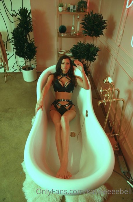 ガールフレンドオンリーファンズ 美しい裸 写真