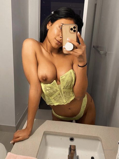 jisel lynn ヌードスター 画像