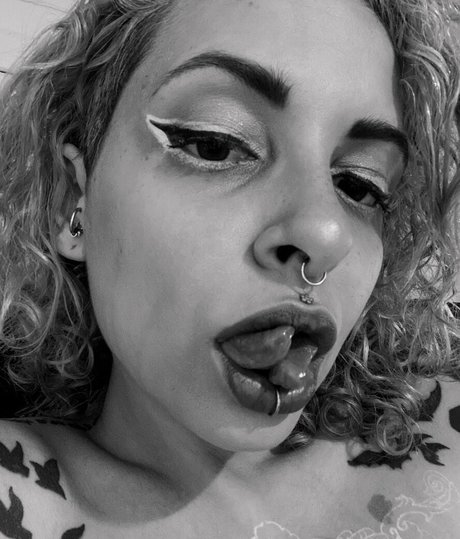 vanpsuicide ポルノスター 写真
