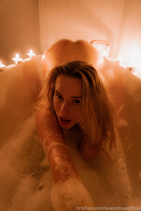 オタクなティーンのオンリーファンズ セックス 写真