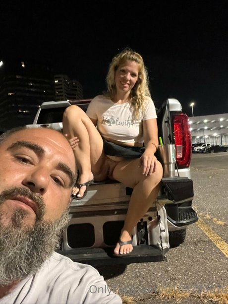 Hotwifekat ポルノスター セクシー 画像