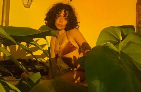 足を舐めるオンリーファンズ アートxxx 写真
