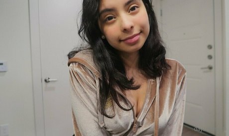 大きなお尻のアジア人オンリーファンズ 美しい 写真