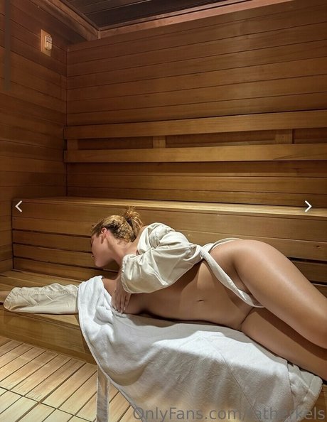 Kelsey Calemine セクシー女優 写真