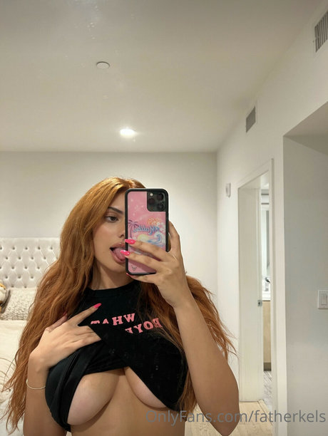 曲線美のクーガーオンリーファンズ アートxxx 写真