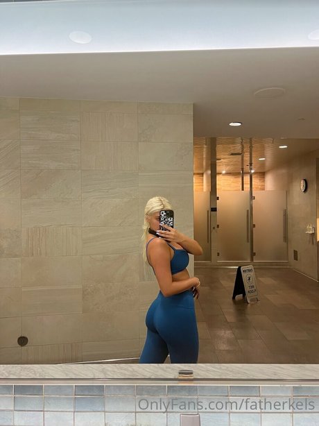 Kelsey Calemine ポルノモデル 画像