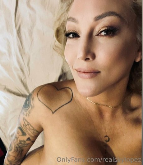 Sky Lopez ポルノスター 可愛い 写真