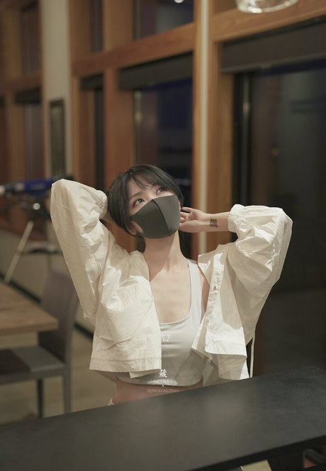 巨乳ストリップオンリーファンズ 無料xxx 写真