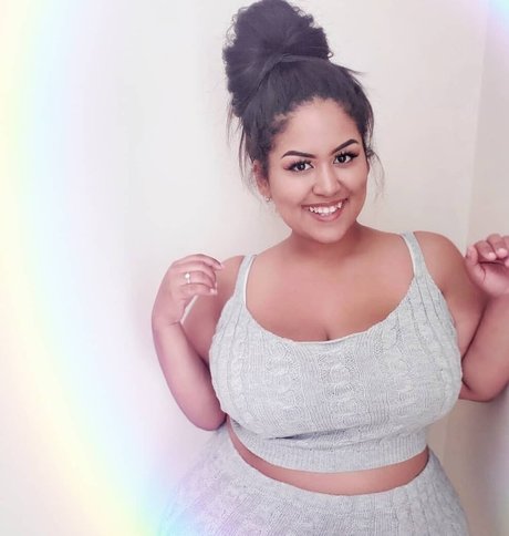 アジアンストッキング オンリーファンズ セクシーヌード 写真