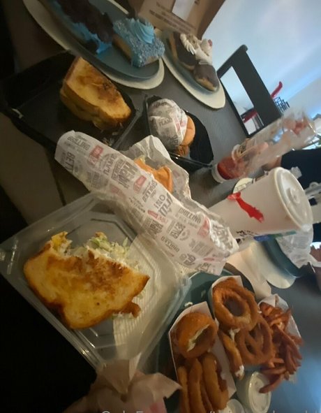 巨乳ゴスオンリーファンズ パーフェクト 写真