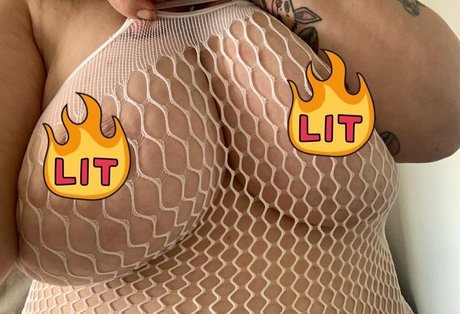 tillybbyxofree 裸のスター 画像