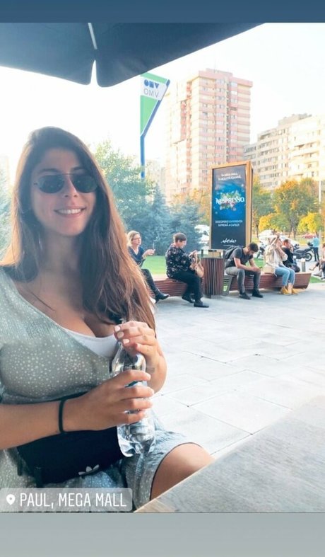 Daniella Yallouz セックスモデル 画像